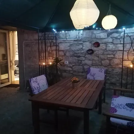Appartement With A Garden By Rocco